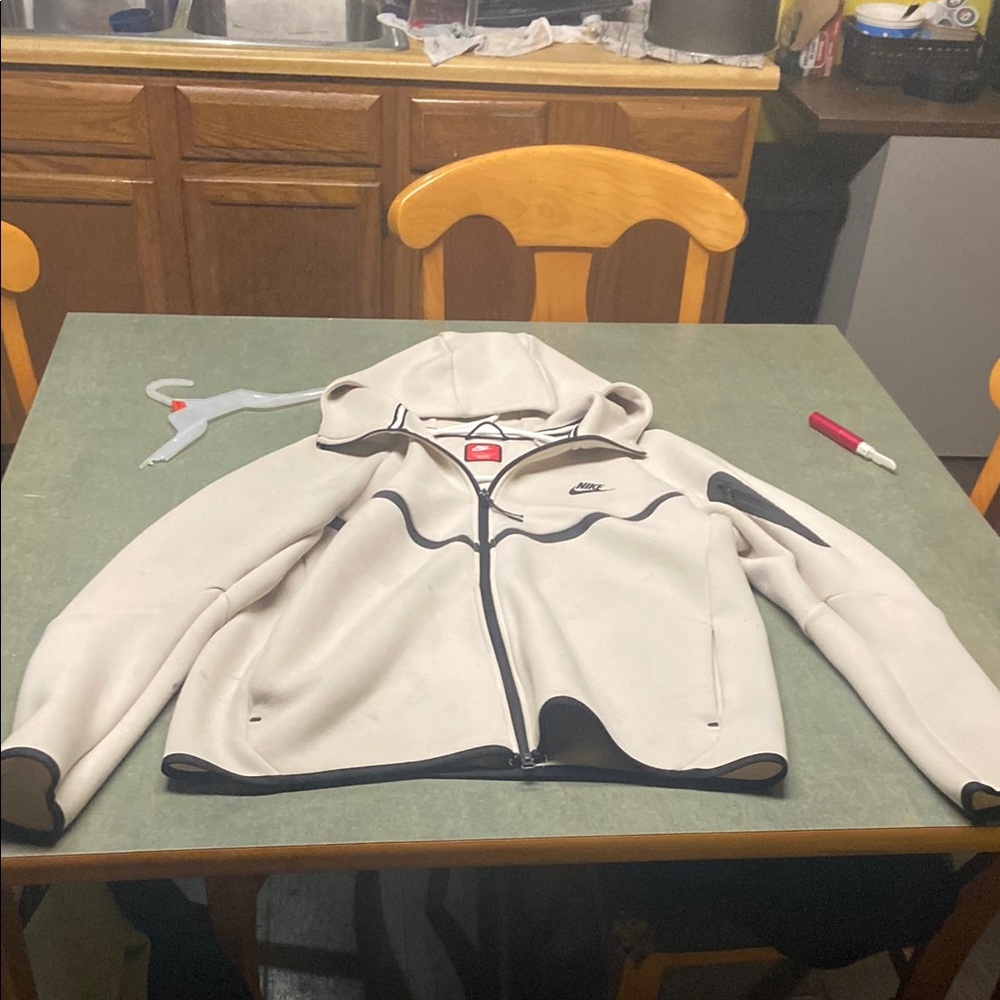 Nike Tech Cream Large - image 1